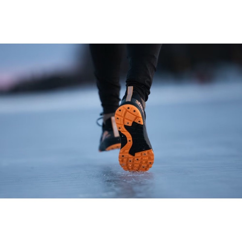 Icebug Women's Newrun Bugrip - Naisten nastakengät Black/Apricot 06