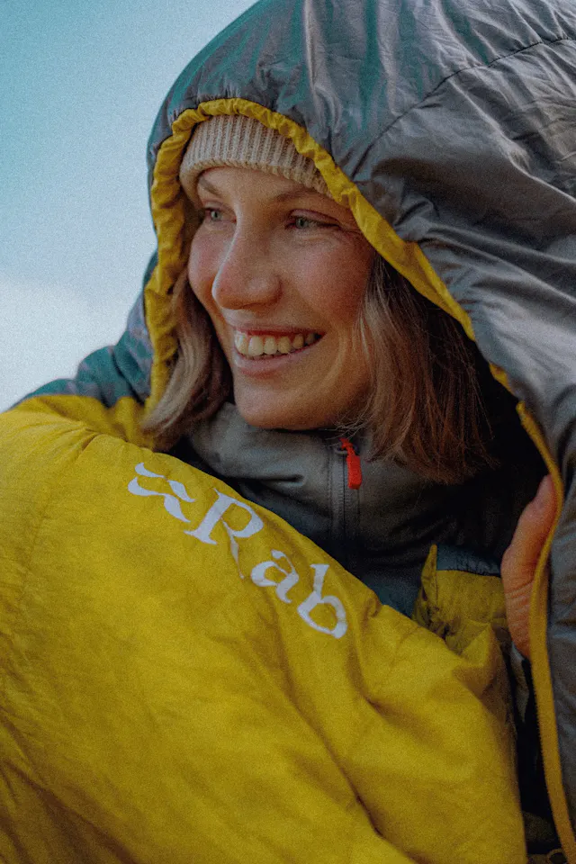 Rab Women's Neutrino -6 Zinc/Dark Pollen 05