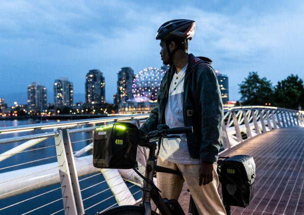 Ortlieb E-Glow 7L Black 05