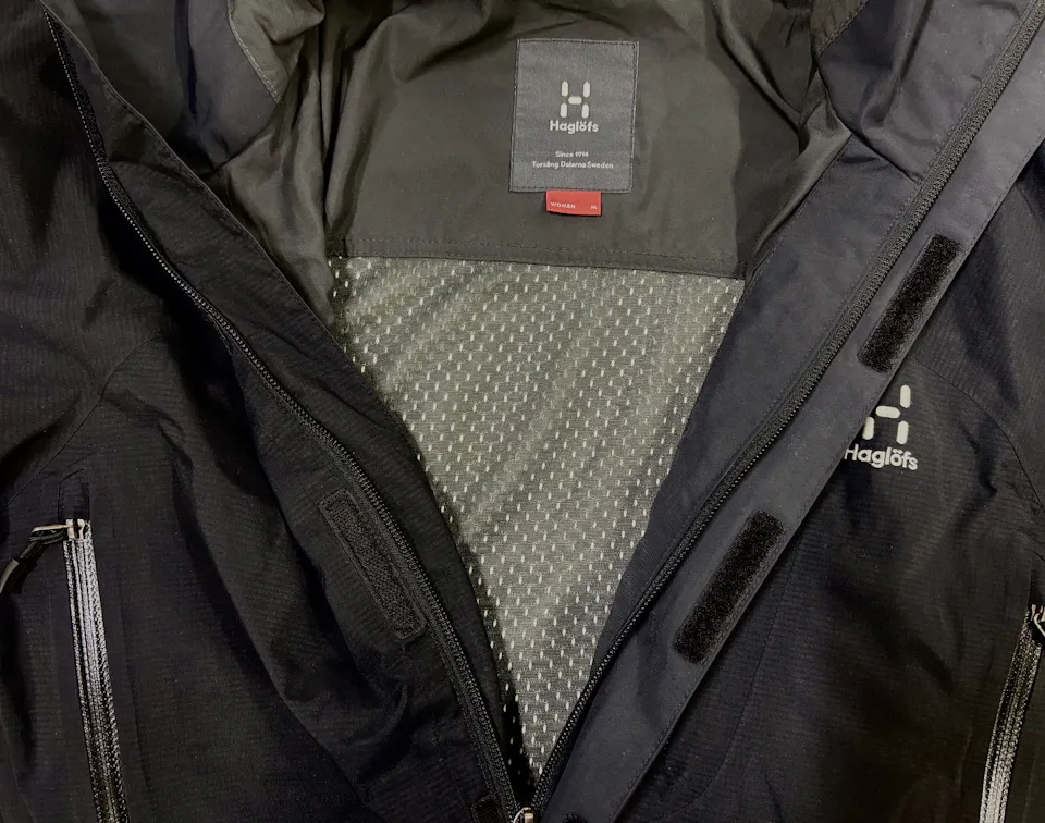 Haglöfs Astral GTX Jacket Women M Black (Second Hand) Black 03