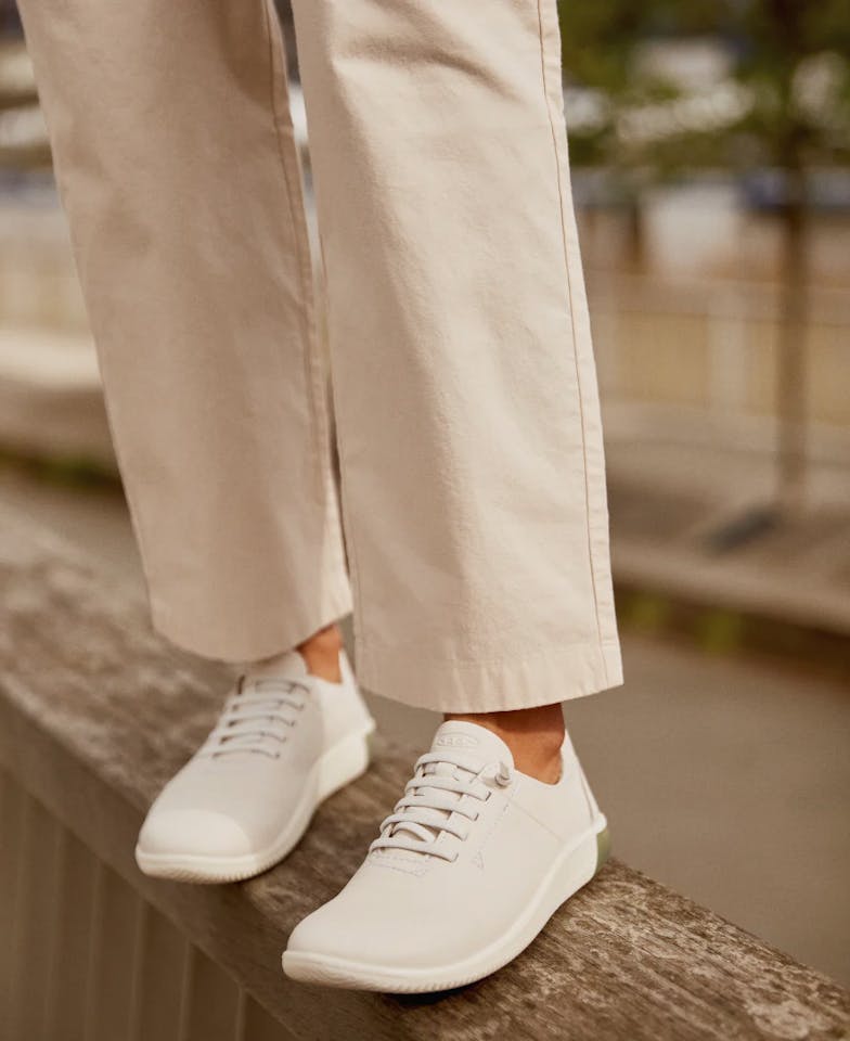 Keen Women's KNX Leather Sneaker White 01