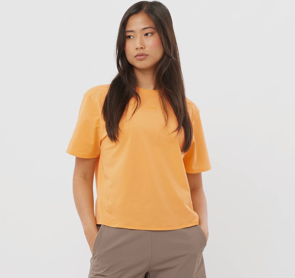Salomon Women's Trackline Tee Apricot 01