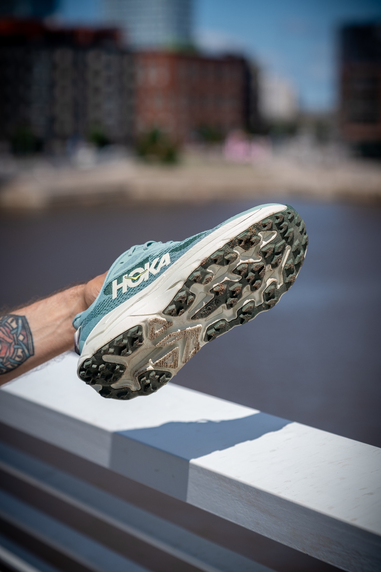 Hoka Men's Challenger 8 Jade / Truffle Salt 20