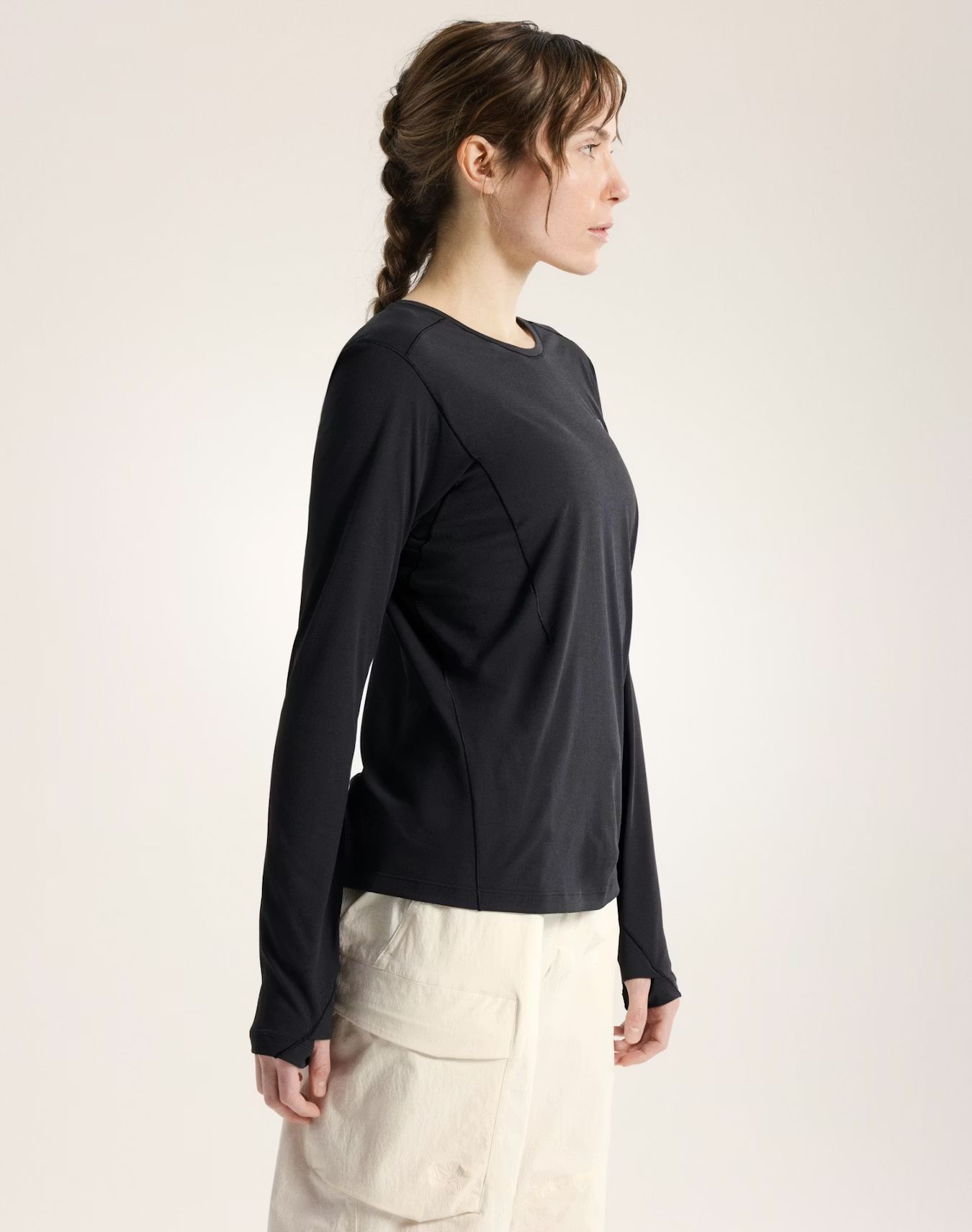 Arc'teryx Sunna Crew LS Women`s Musta 02