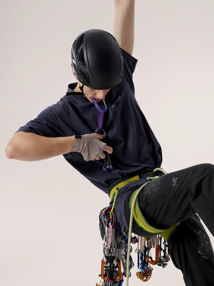 Arc'teryx Men's Kragg SL Cotton SS Black Sapphire 06