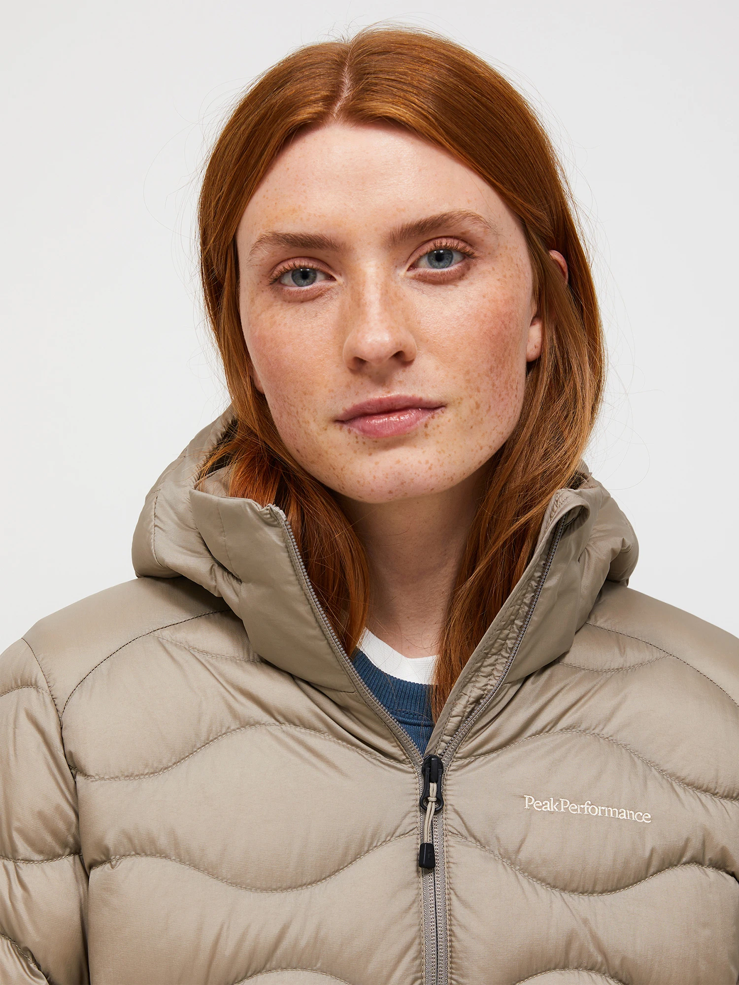 Peak Performance Women's Helium Down Coat - Naisten kevytuntuvatakki Avid Beige 09