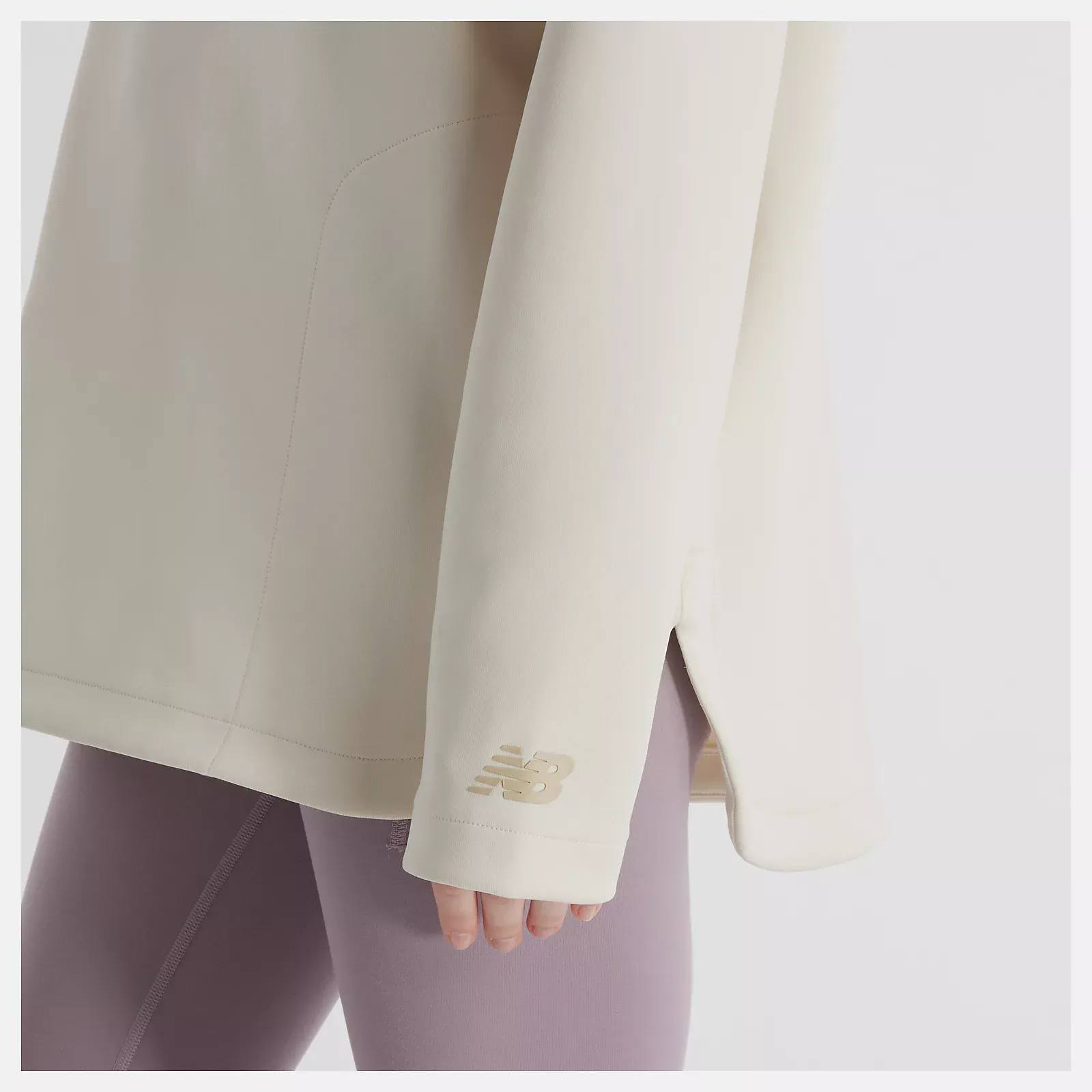 New Balance Women's Tech Knit Oversized Half Zip Linen 05