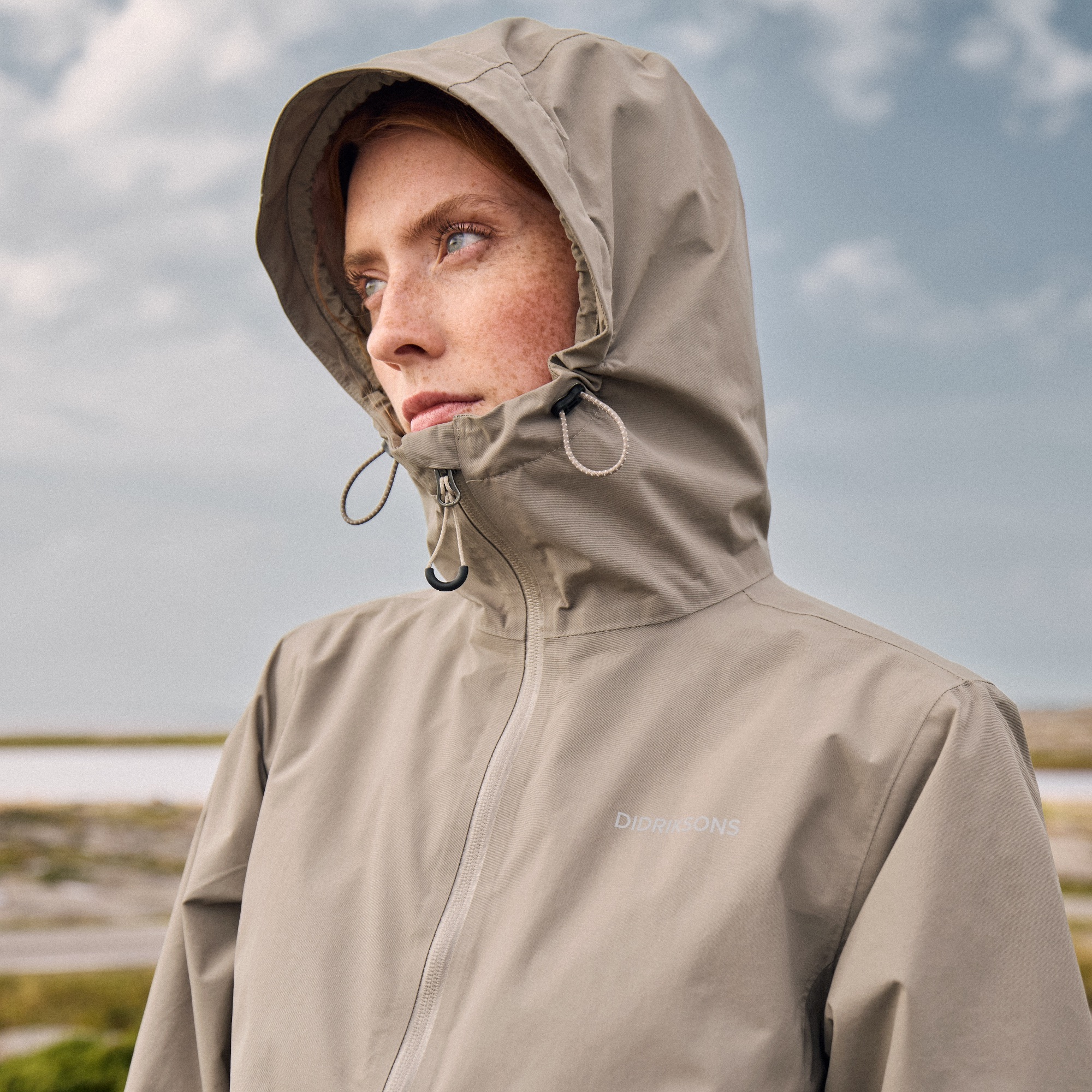 Didriksons Women's Varja 2 Jacket Ash Brown 03