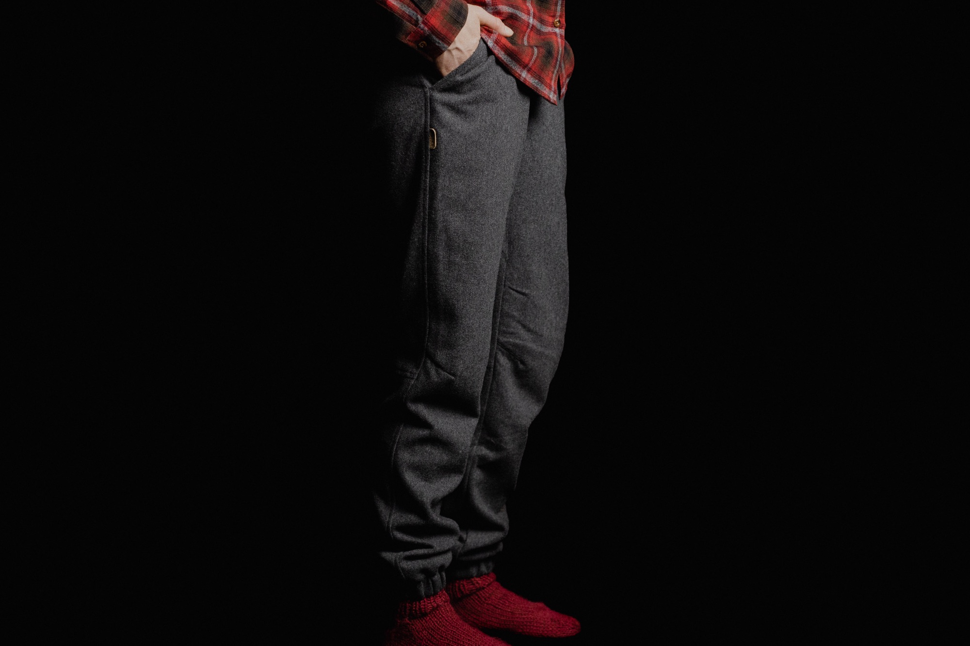 Sasta Women's Tuohi Joggers Charcoal 04