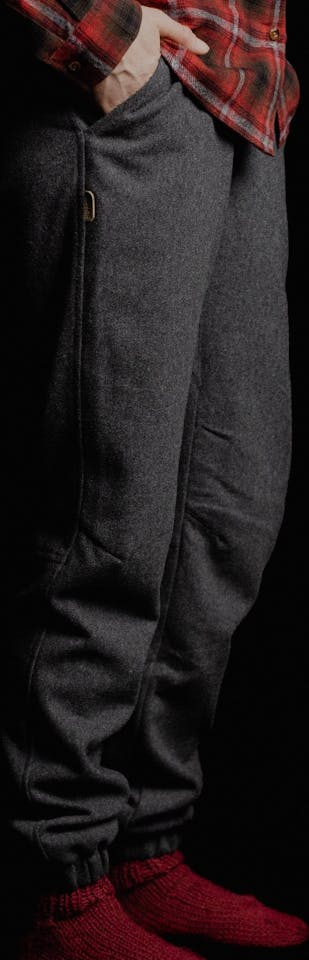 Sasta Women's Tuohi Joggers Charcoal 04