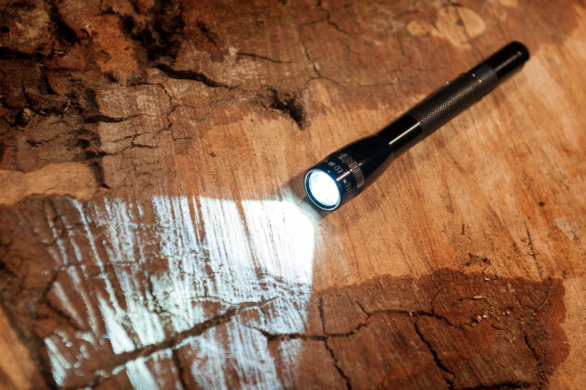 MagLite Led AAA with Gift Box Black 06