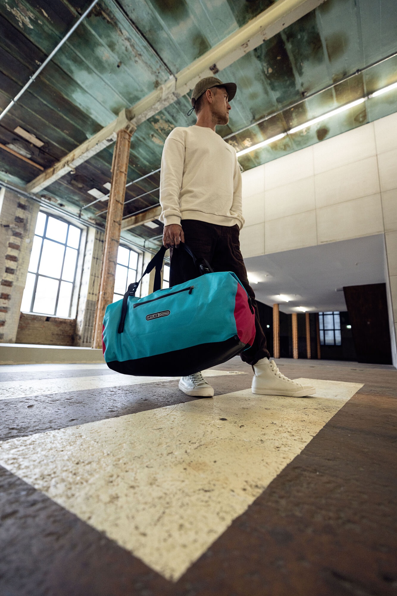 Ortlieb Duffle Lite Cyber 60L Sininen / Pinkki 03