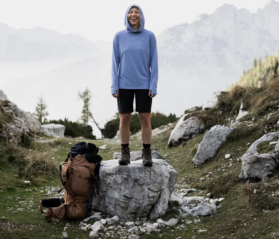 Fjällräven Women's Abisko Sun Hoodie Flame Orange 11