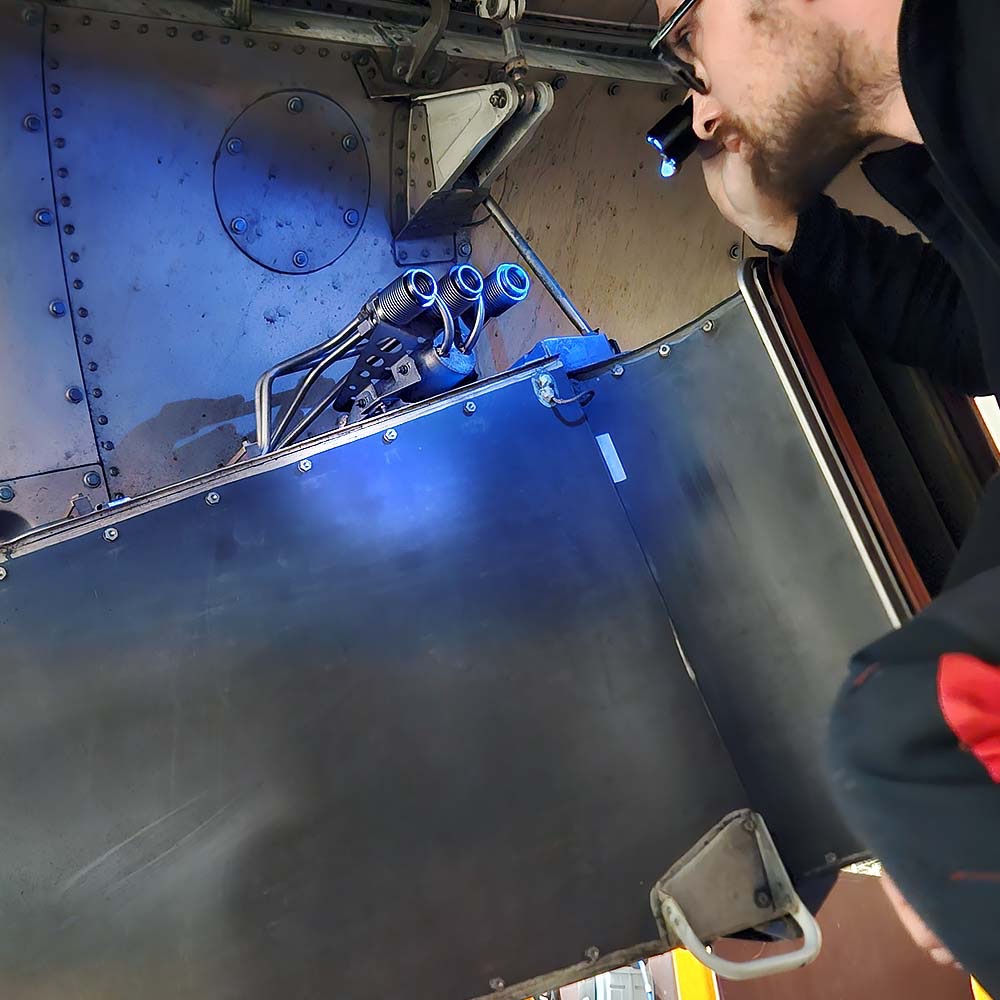 Fenix WF25RM with Dock 3000lm + UV  07