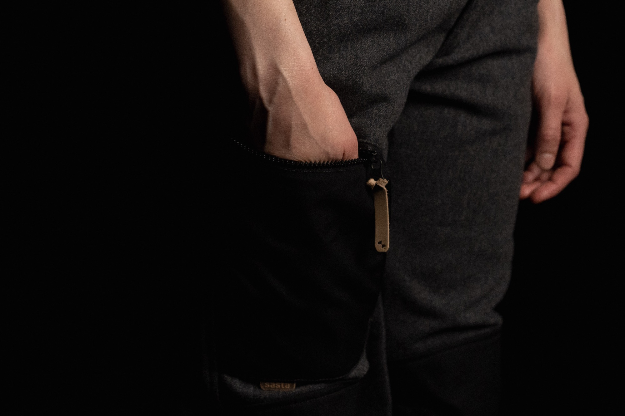 Sasta Women's Kaarna Trousers Charcoal 09