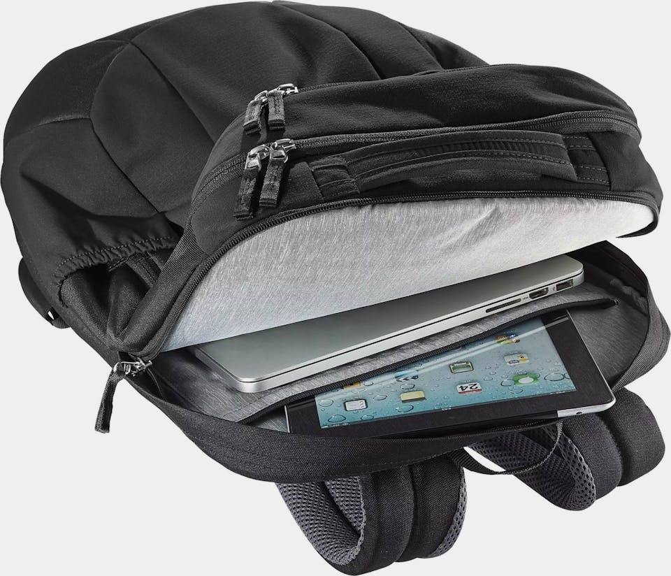 Deuter Giga Musta 09