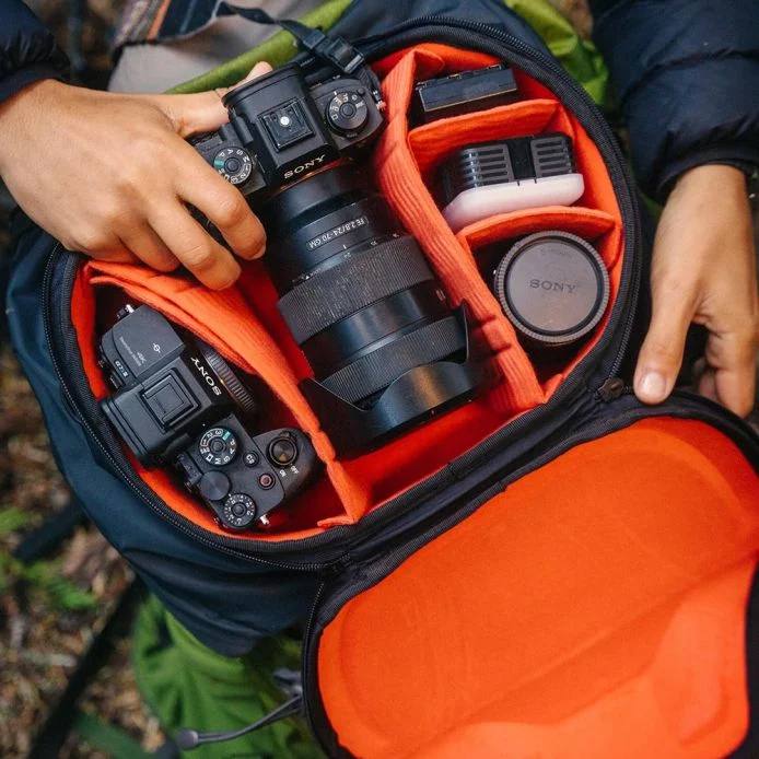 Osprey Photo Lid Charcoal 05