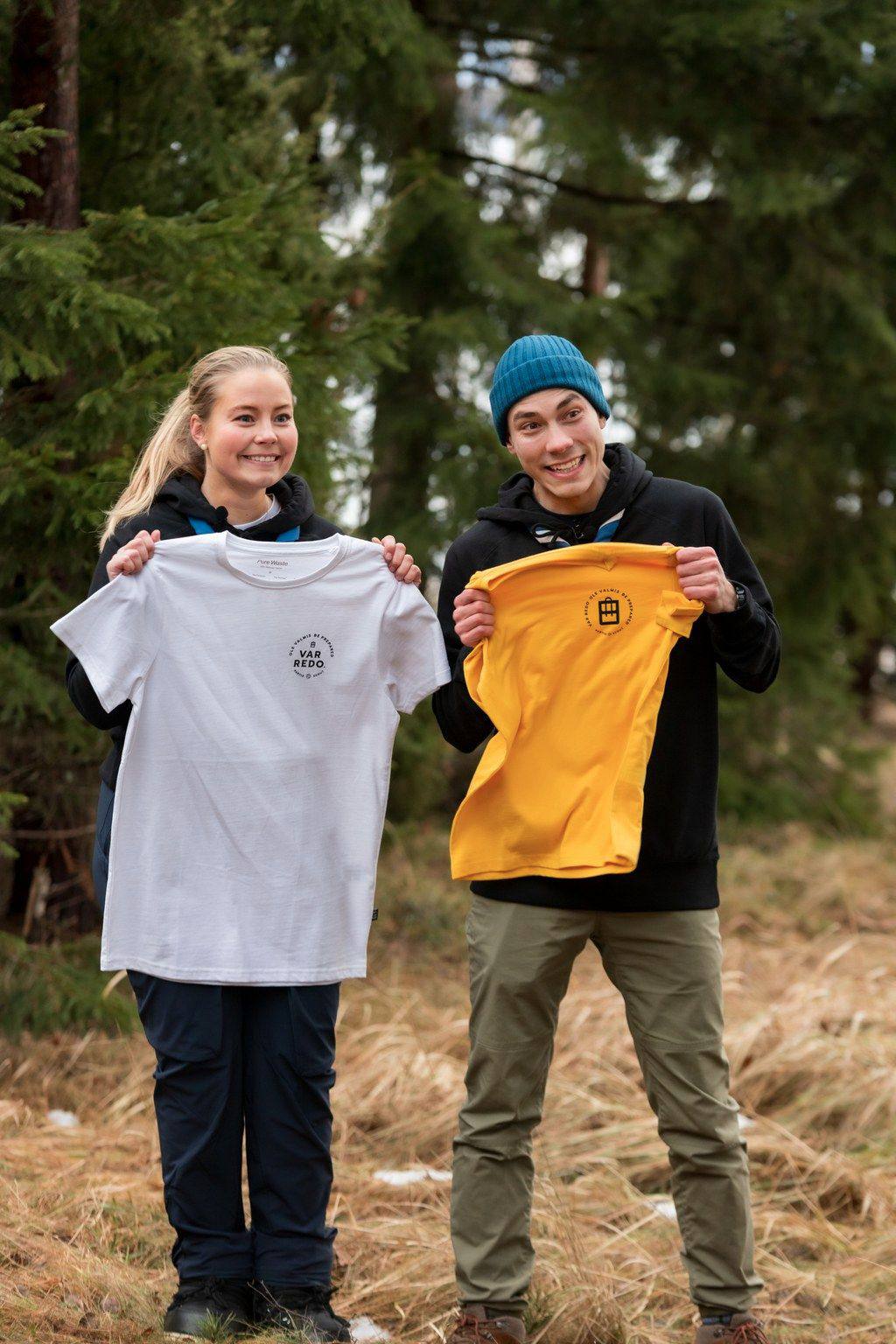 Partiotuote Lasten t-paita, reppu ja Ole valmis -painatus. Yellow 06