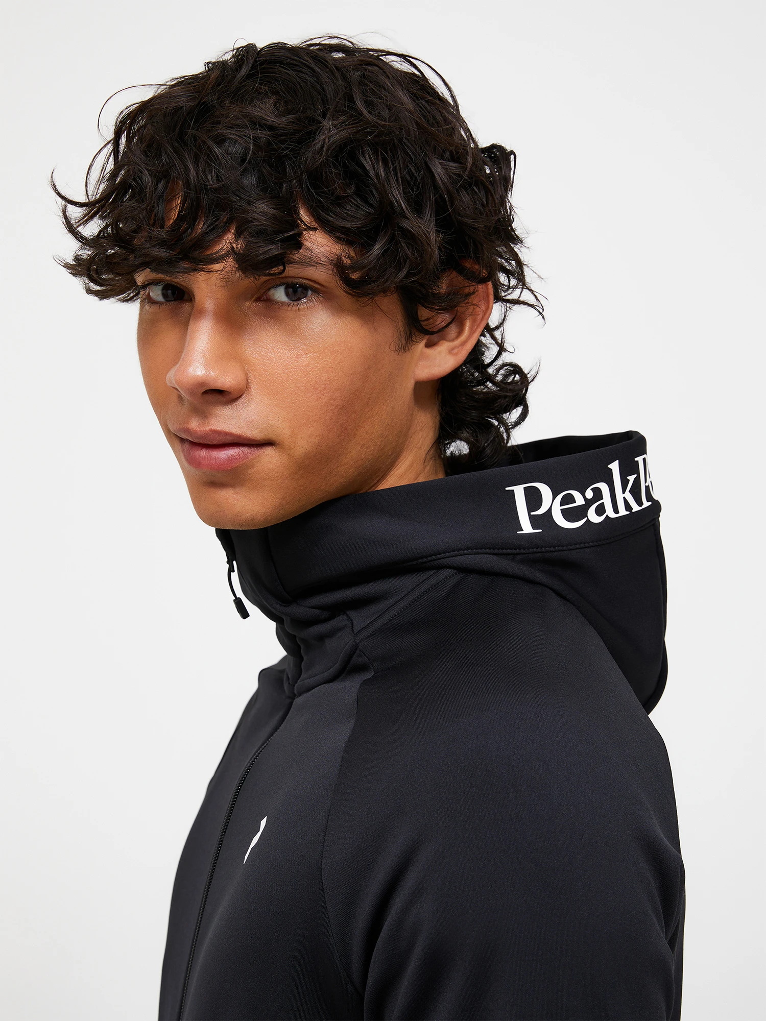 Peak Performance Men's Rider Essentials Midlayer Zip Hood Black 06