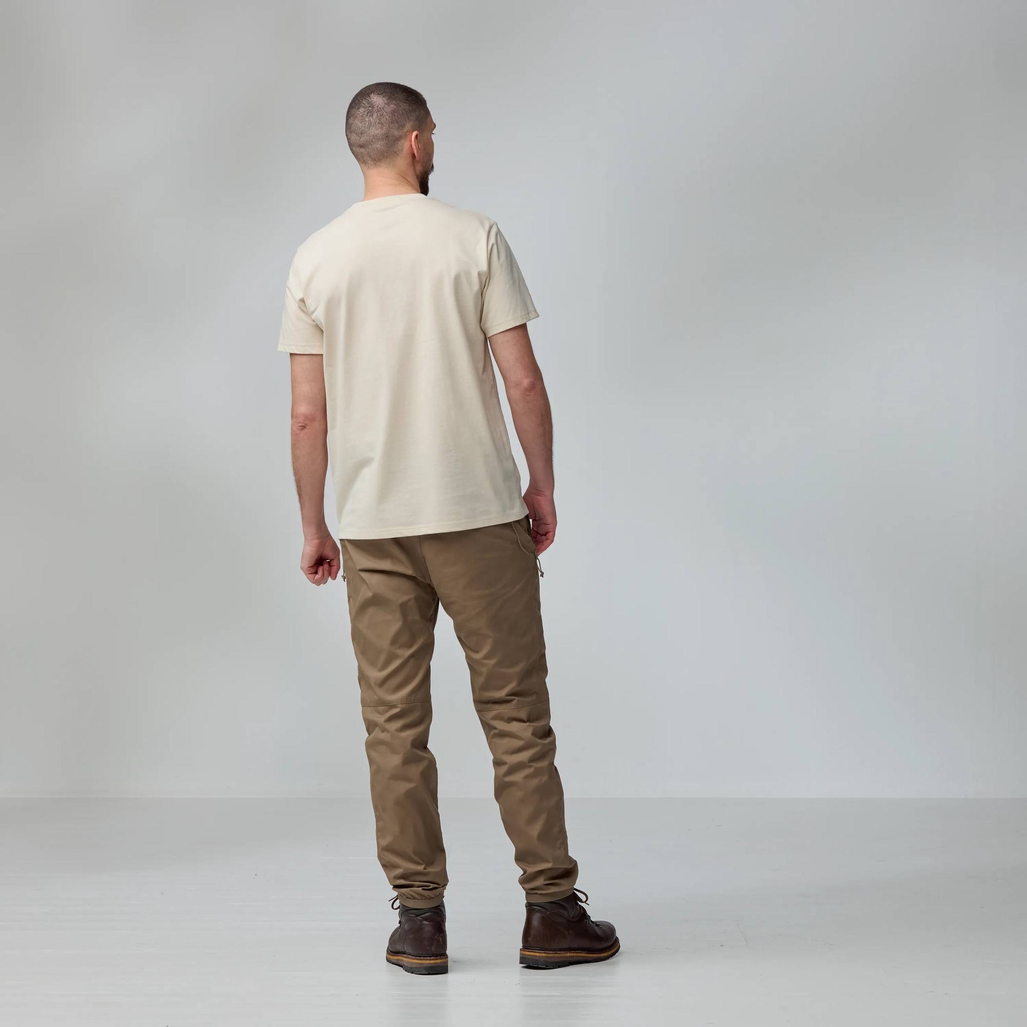 Fjällräven Men's Heavy Classic Tee Chalk 04