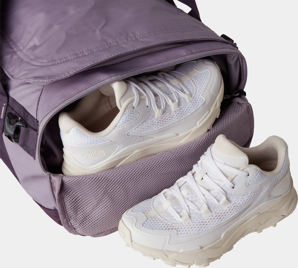 The North Face Base Camp Voyager 42 Musta / Harmaa 07