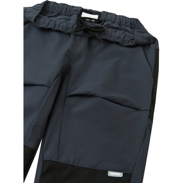 Reima Vaeltaa Pants Musta 04