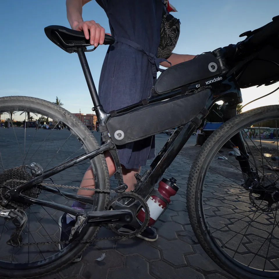 Fjällräven Hoja Frame Bag M Black 03