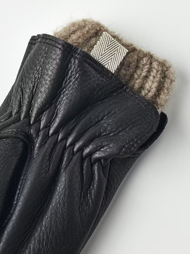 Hestra Tiril Musta 06