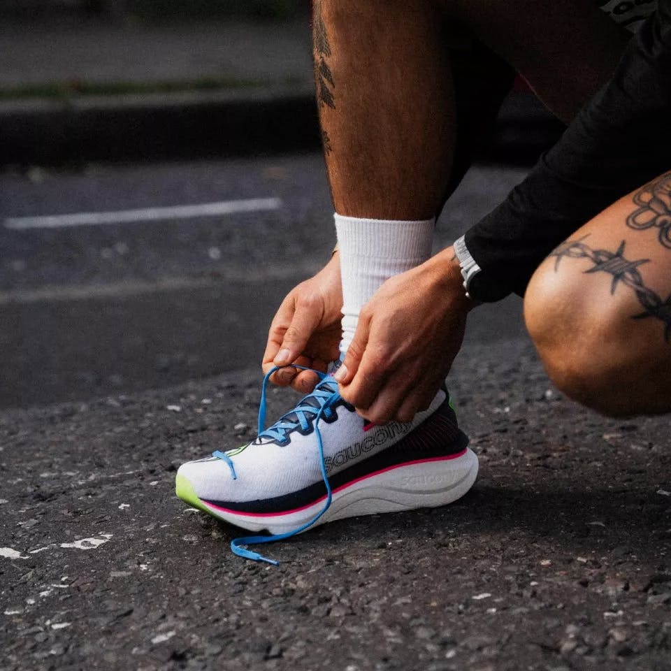 Saucony Men's Endorphin Azura Valkoinen/Navy 08