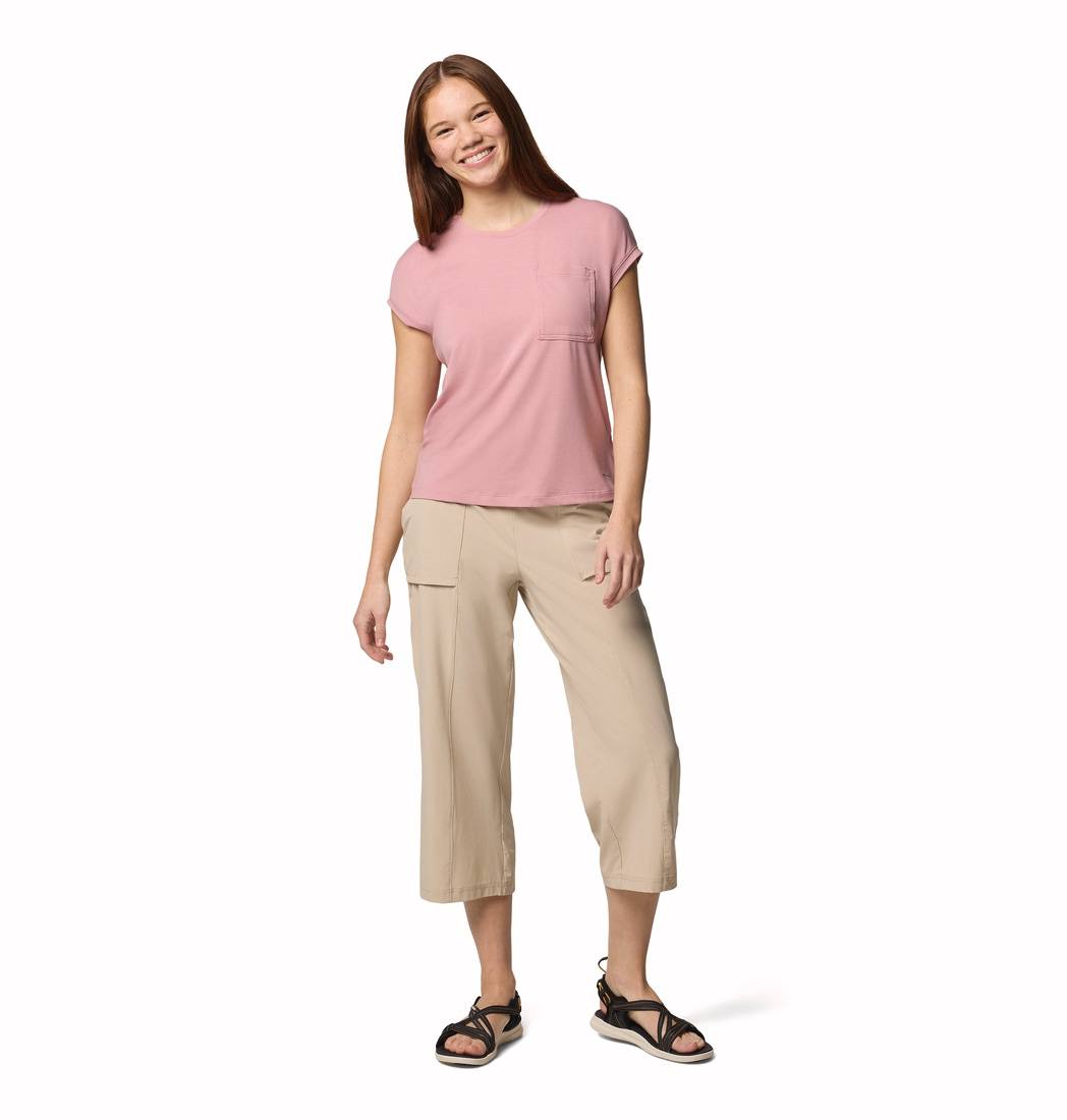 Columbia Women's Boundless Trek Tee SS Red Lily 06