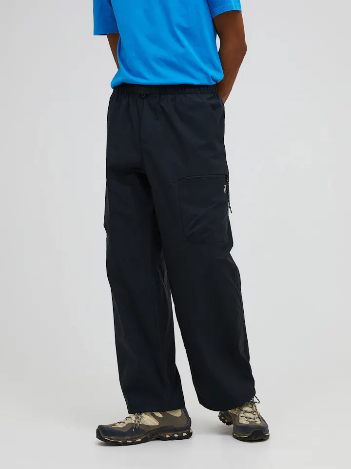 Peak Performance Men's Outdoor Cargo Pant Musta 08