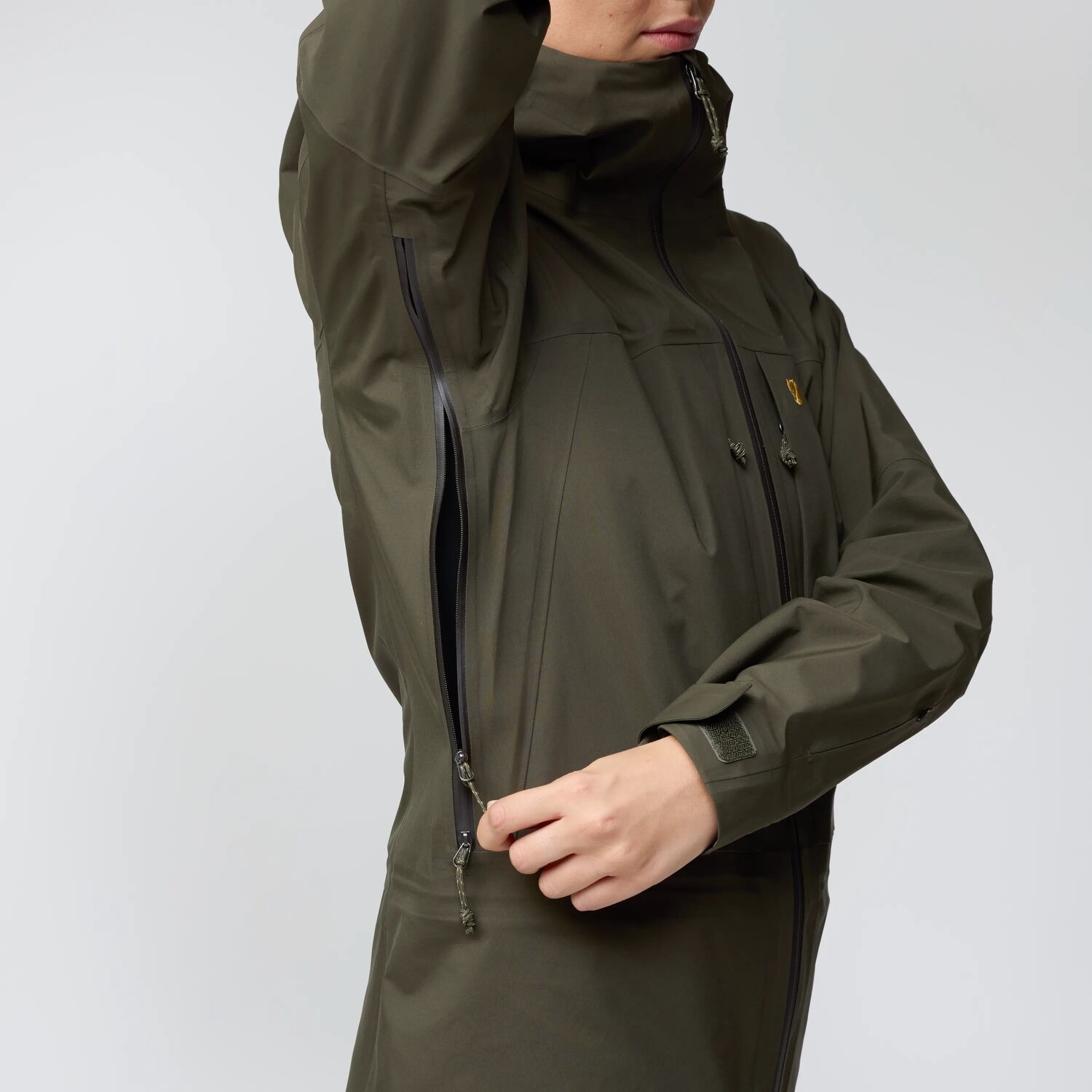 Fjällräven Women's Bergtagen GTX Tour Jacket Black 08