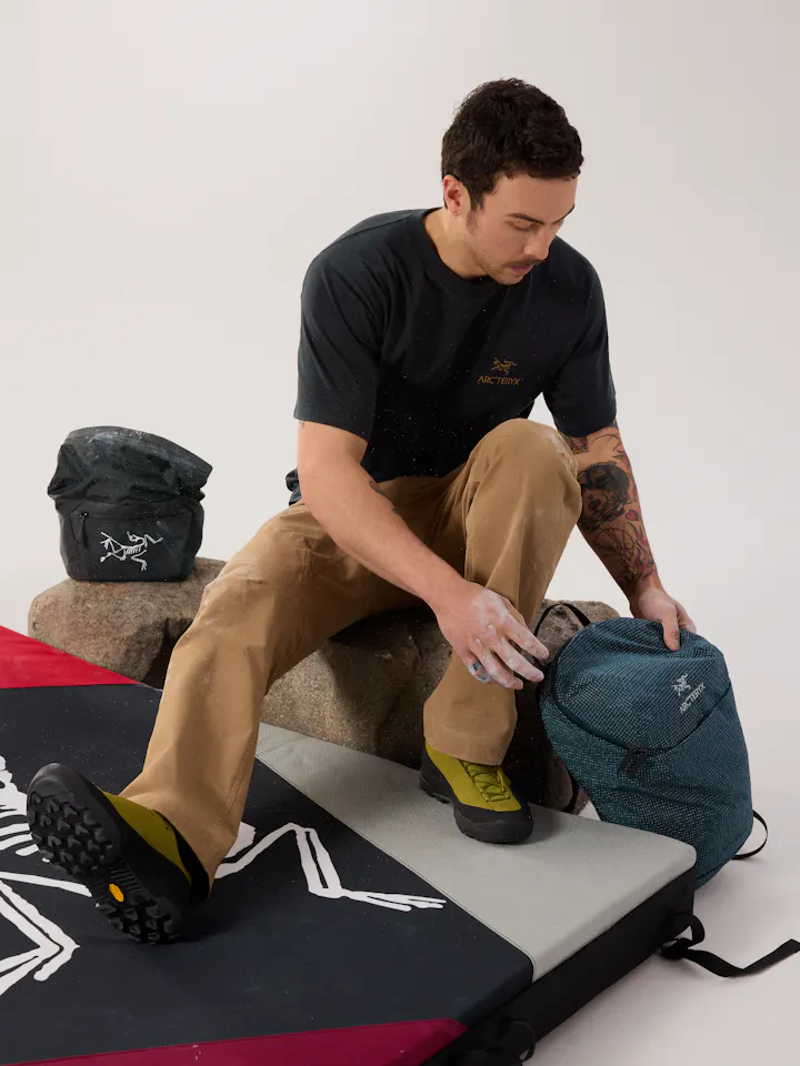 Arc'teryx Men's Kragg SL Cotton Bird SS Black 24K 02