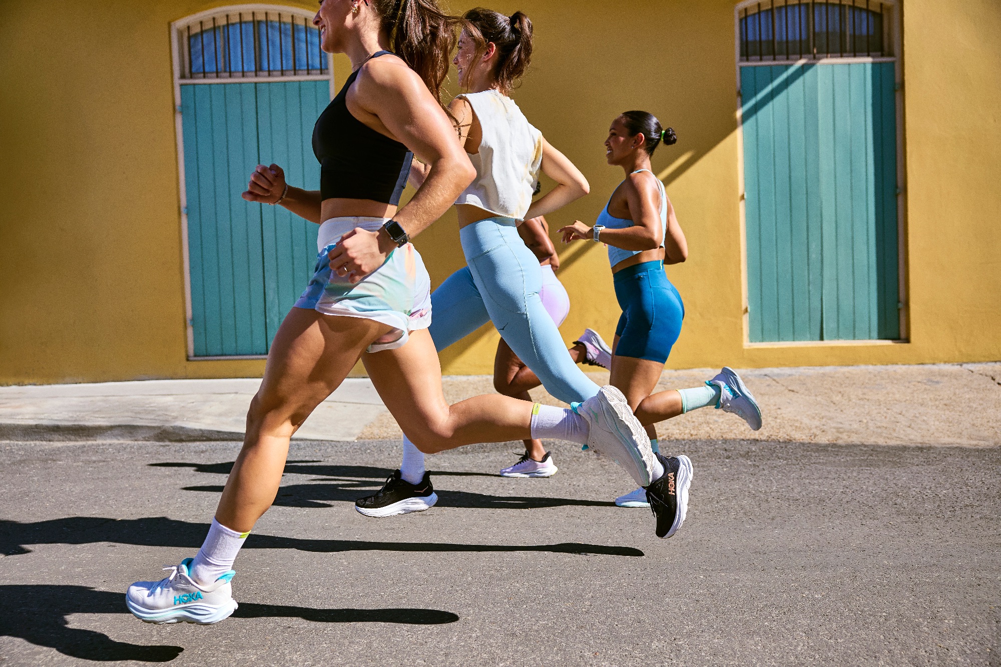 Hoka Women's Clifton 10 Musta/Rose 06