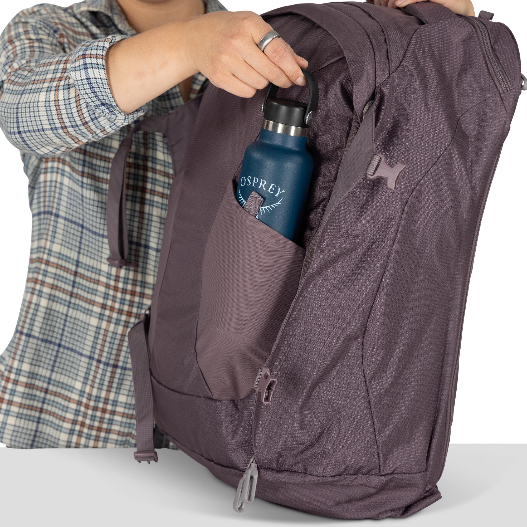 Osprey Fairview 40 Black 09