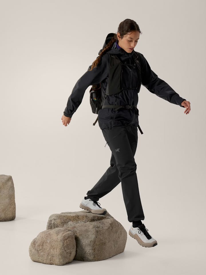 Arc'teryx Women's Beta SL Jacket Musta 06