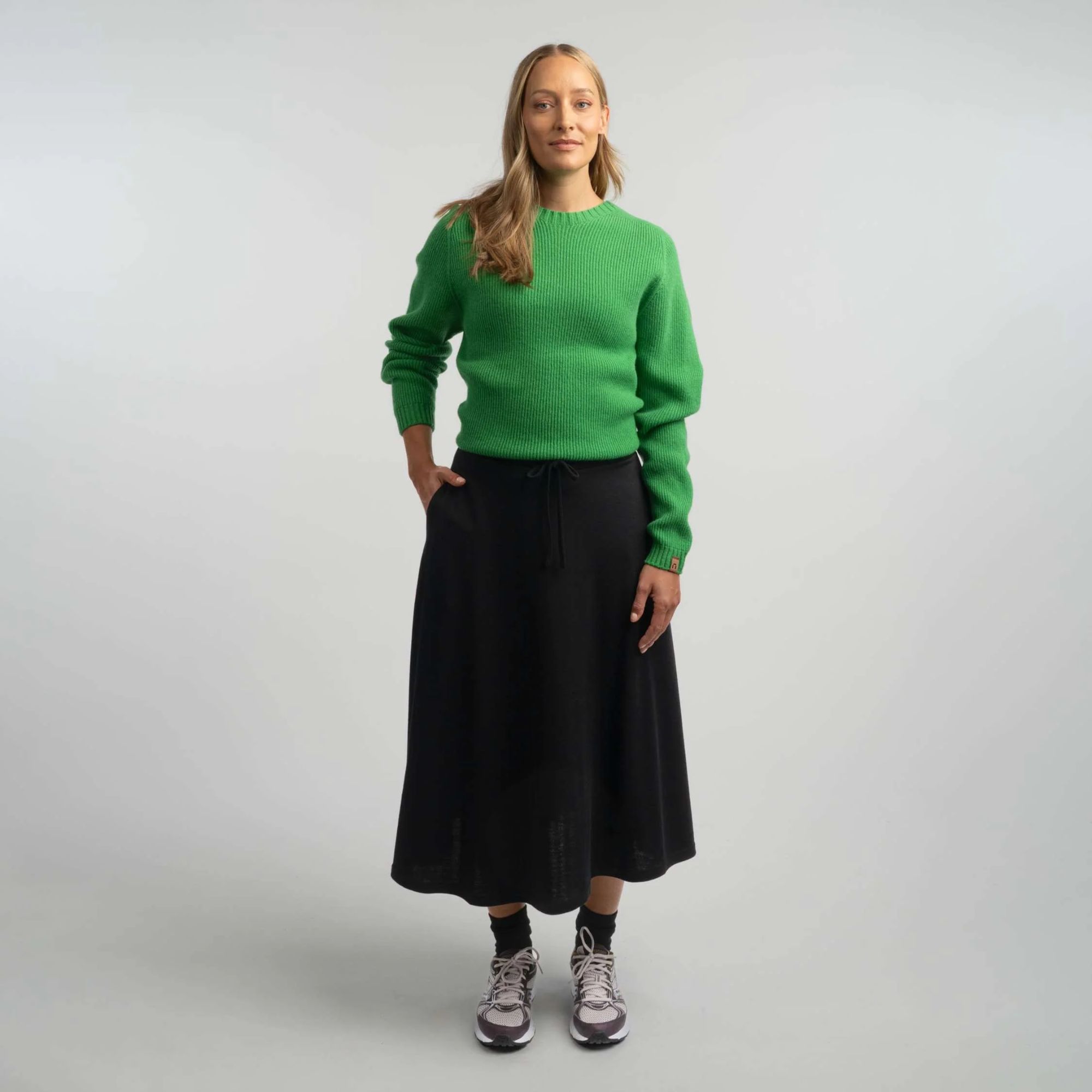 North Outdoor Nelli Merino Skirt W Musta 02