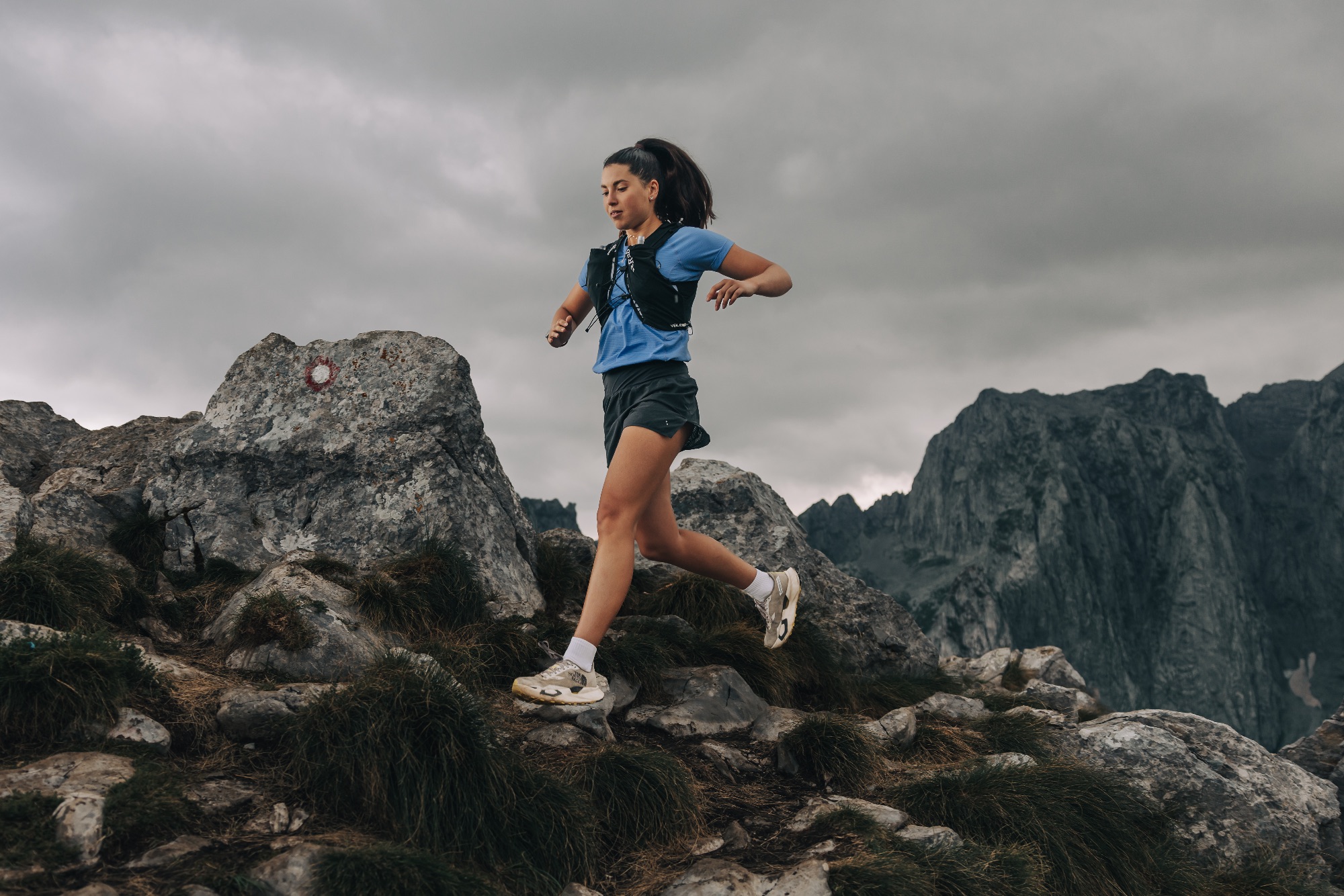 Rab Veil 12 Black 02