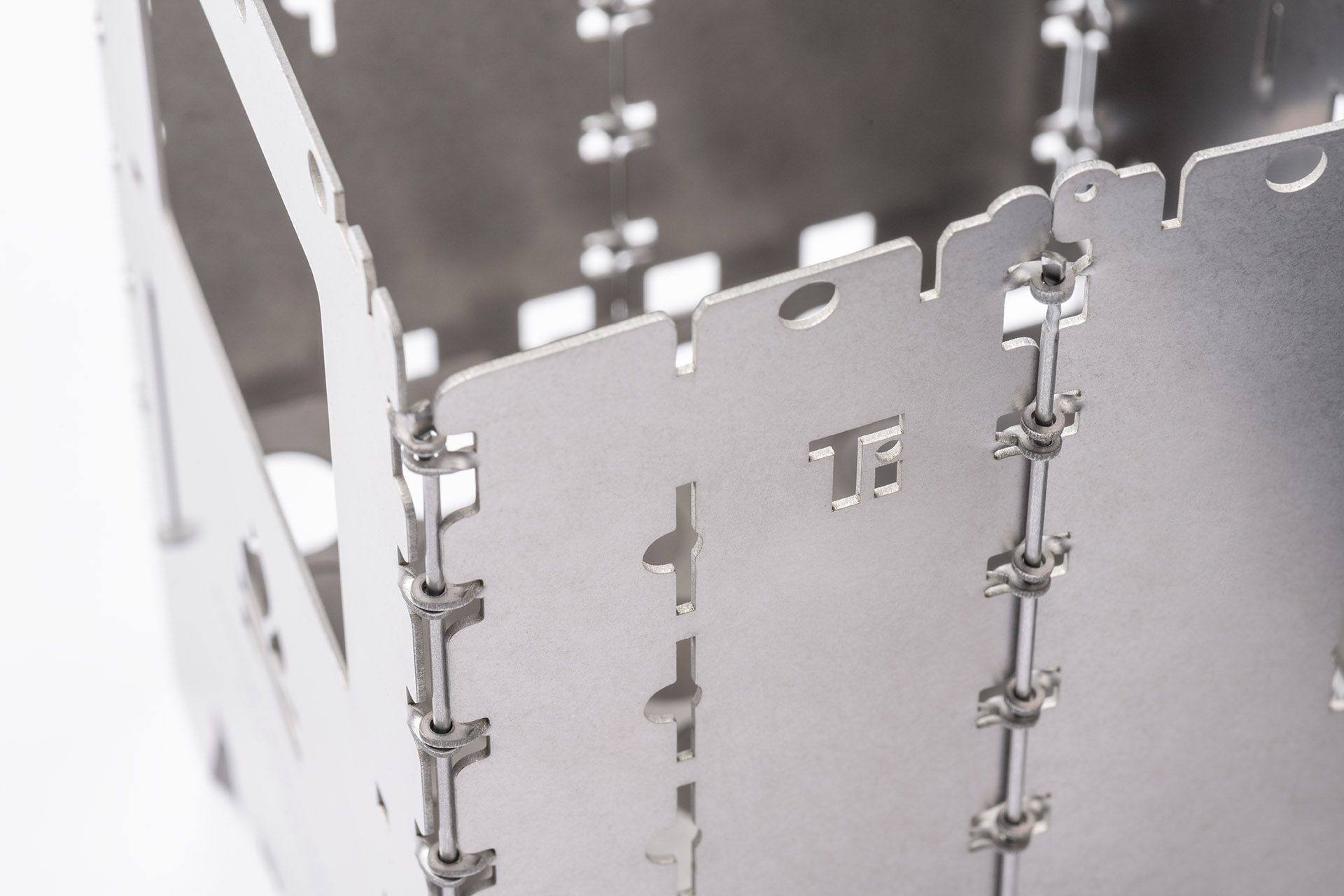 Bushcraft Essentials Bushbox XL Titanium  05