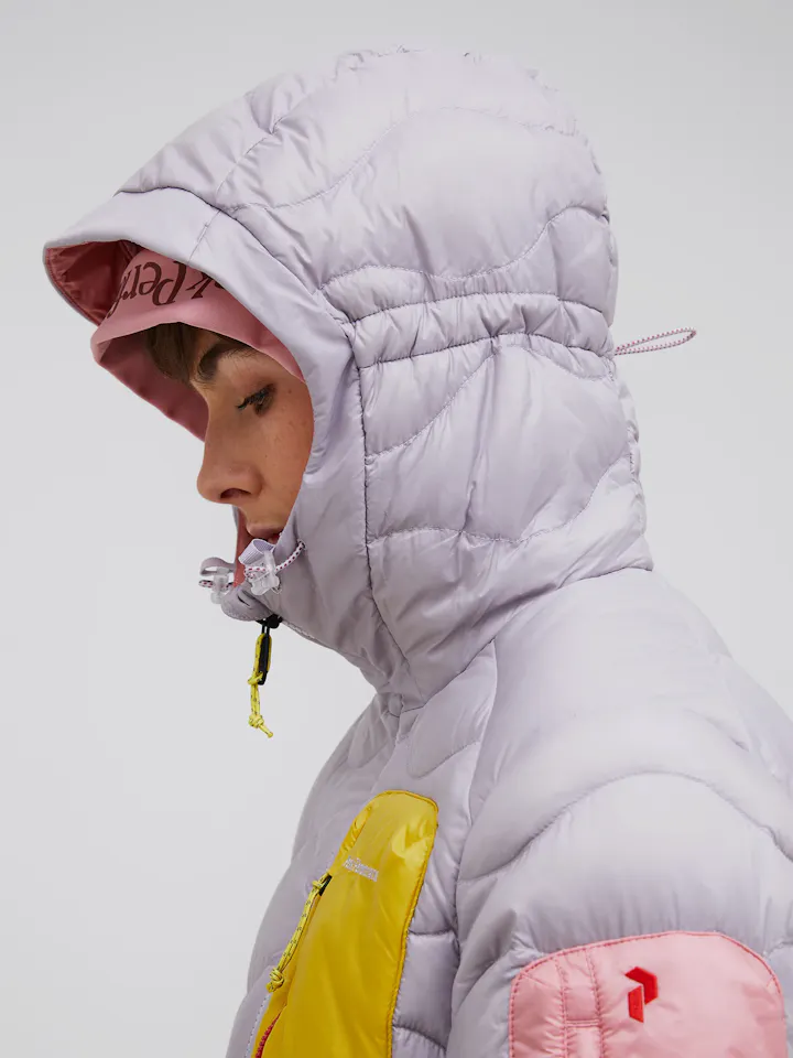 Peak Performance Women's Helium Utility Down Hood - Naisten kevytuntuvatakki Misty lavender / canary lime 04