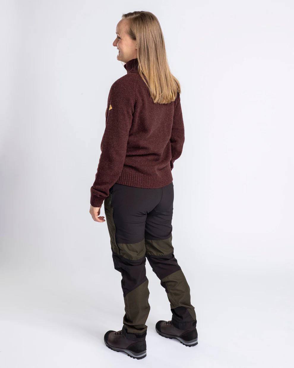 Pinewood Caribou TC Women's Pant Short Moss 06