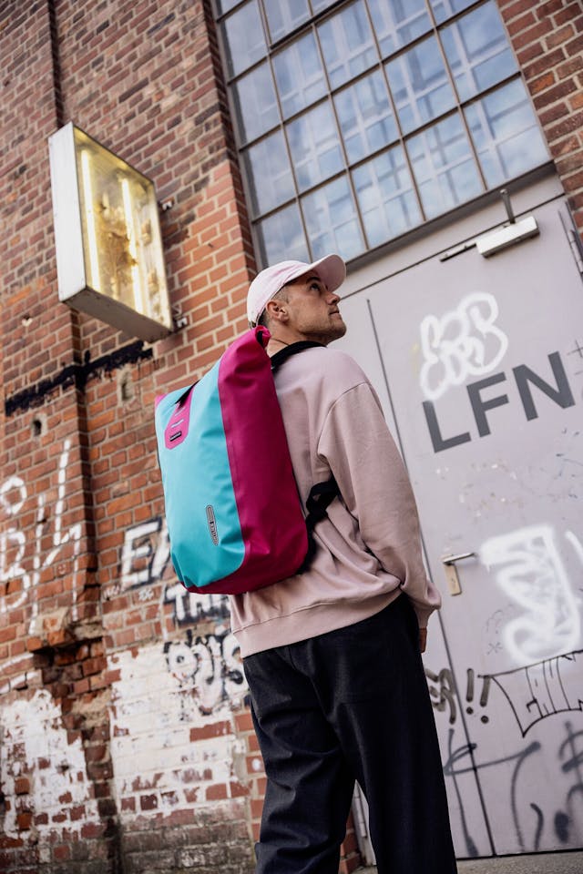 Ortlieb Velocity Lite Cyber 23L Sininen / Pinkki 02