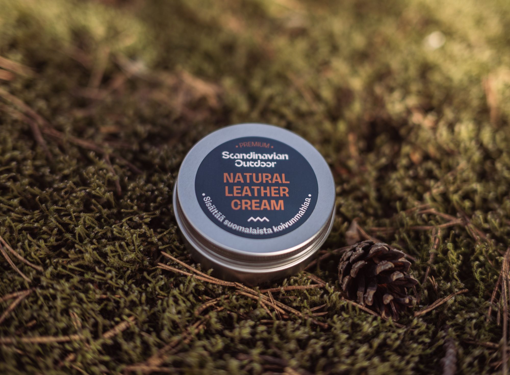 Vuota X Scandinavian Outdoor Premium Natural Leather Cream  03