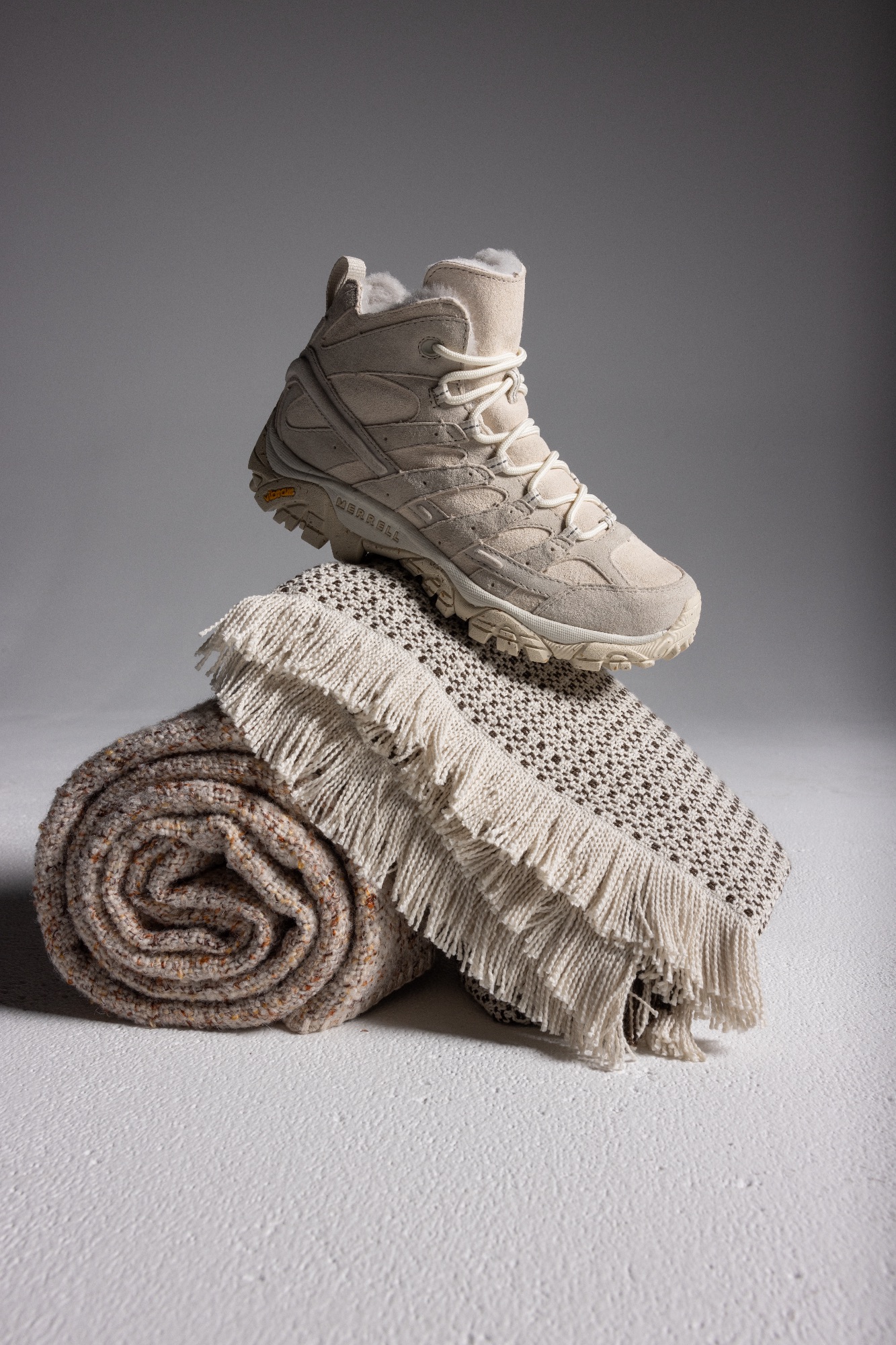 Merrell Women's Moab 2 Decon Mid Cozy - Naisten talvikengät Stucco 07