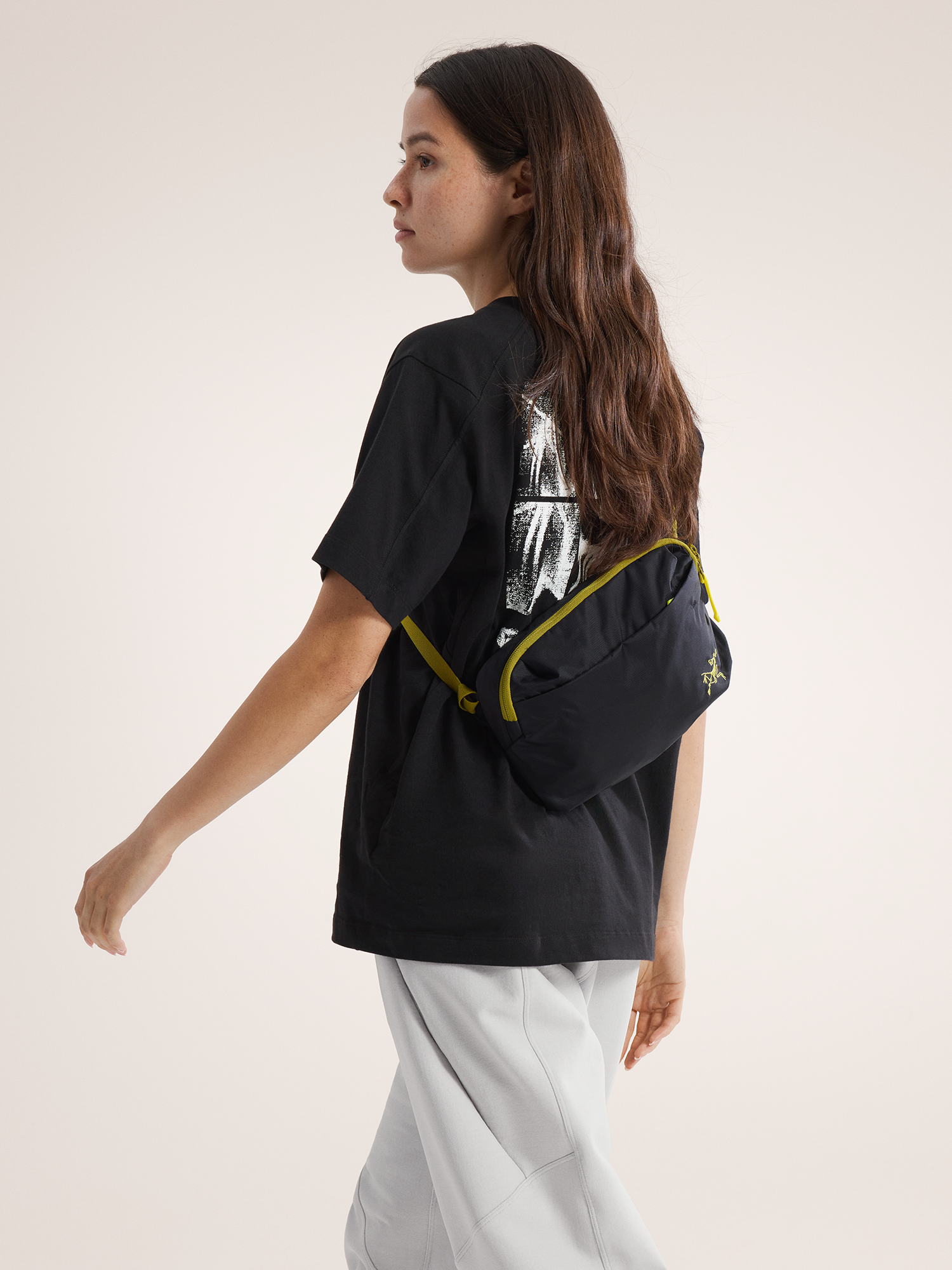 Arc'teryx Heliad Crossbody Musta 07