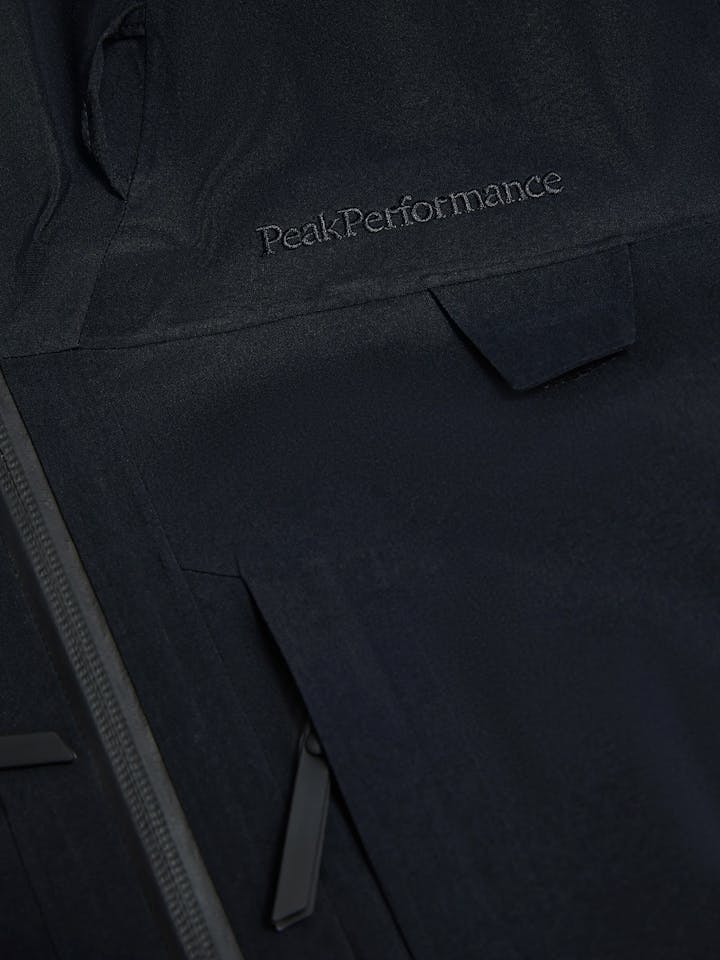 Peak Performance Women's Alpine GTX C-Knit 3L Shell Jacket Musta 04