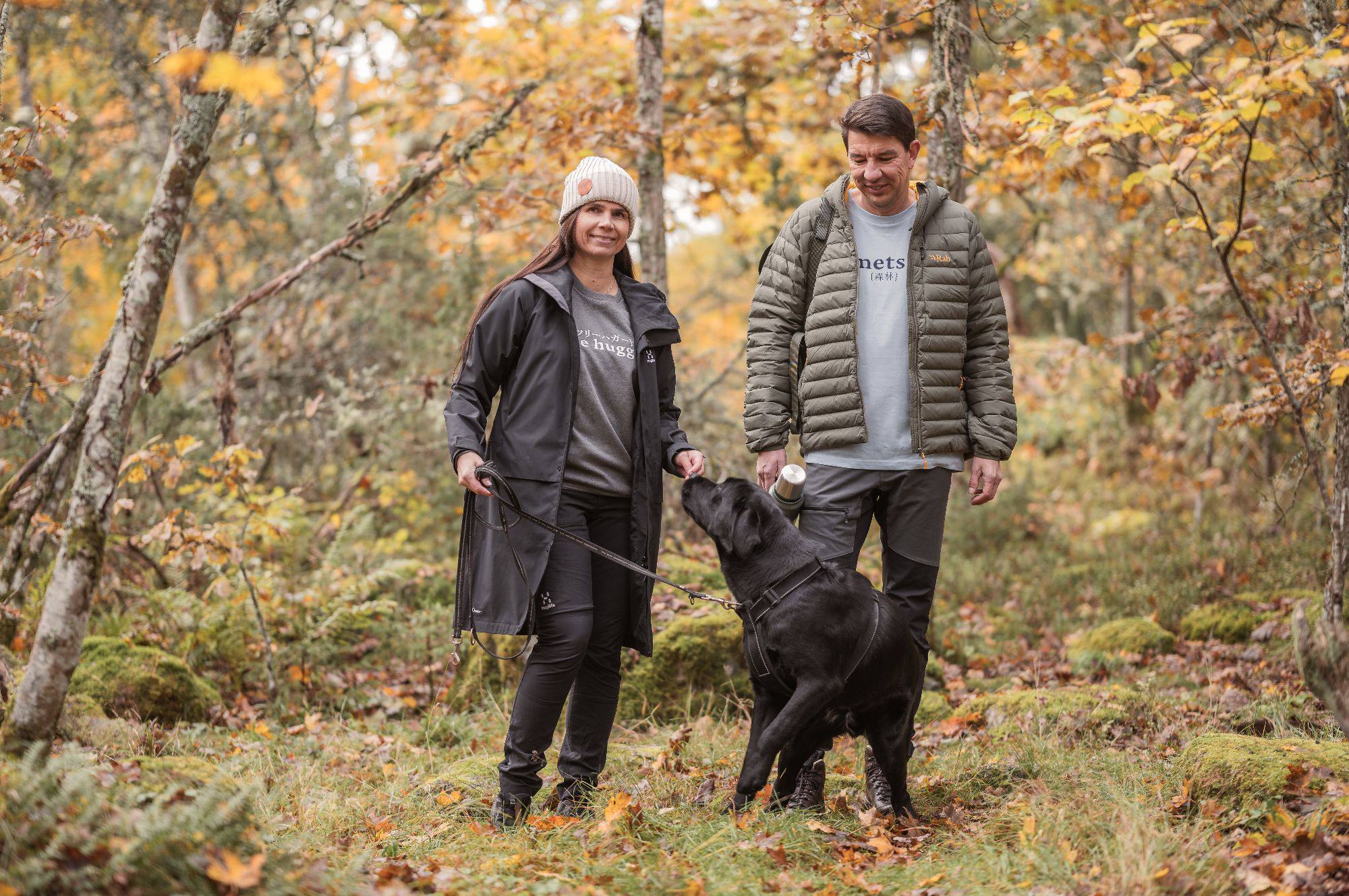 Scandinavian Outdoor Metsänsuojelija sertifikaatti ja Metsä-Teepaita Dark grey 08