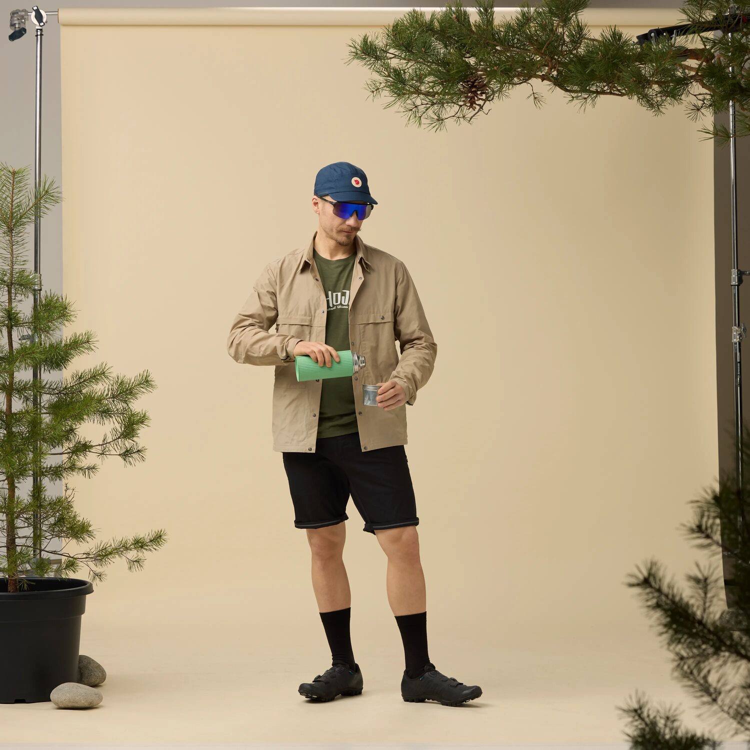 Fjällräven Men's Hoja Riders Wind Jacket Fossil 08