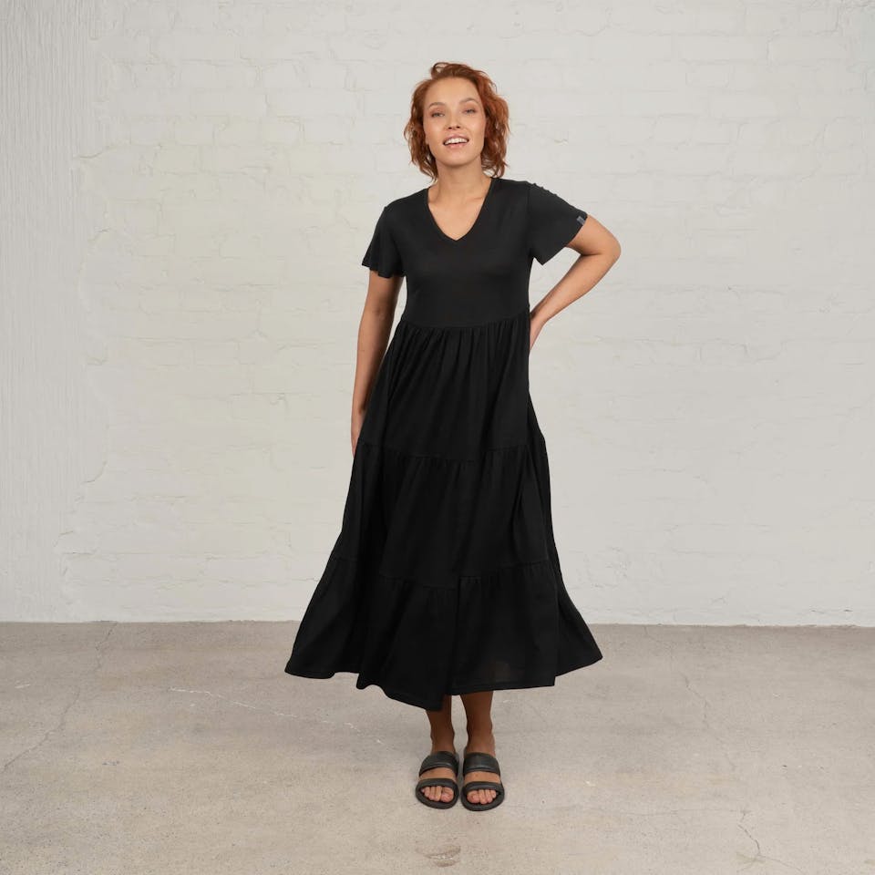 North Outdoor Women's All Day 150 Merino Lily Dress Musta 01