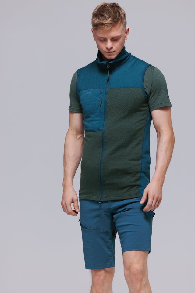 Devold Nibba Hiking Vest Men Ink/Flame 03